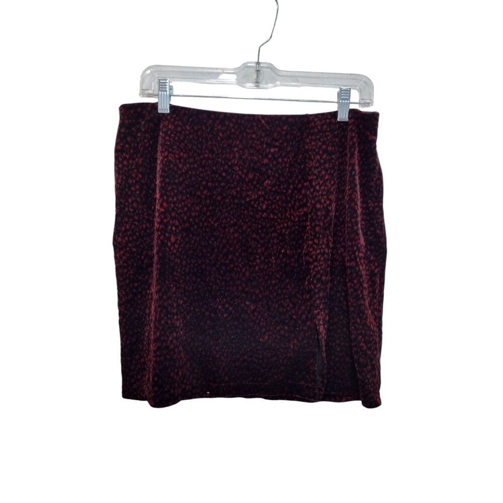 NB‎ Black and red velvet like stretch waist mini skirt